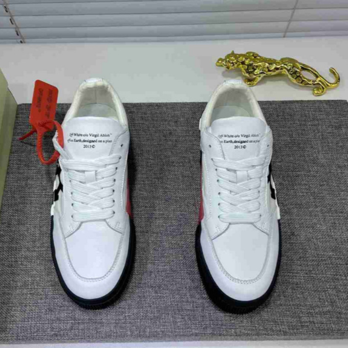 Off-White "Vulcanized Low Leather" Sneakers